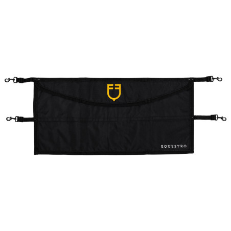 Boxentür mit gesticktem Equestro-Logo