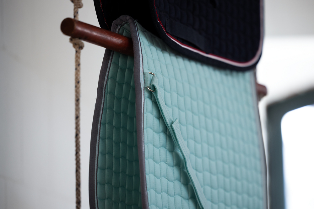 Satteldecke Eskadron Cotton Contrast Shetland Eis Blau