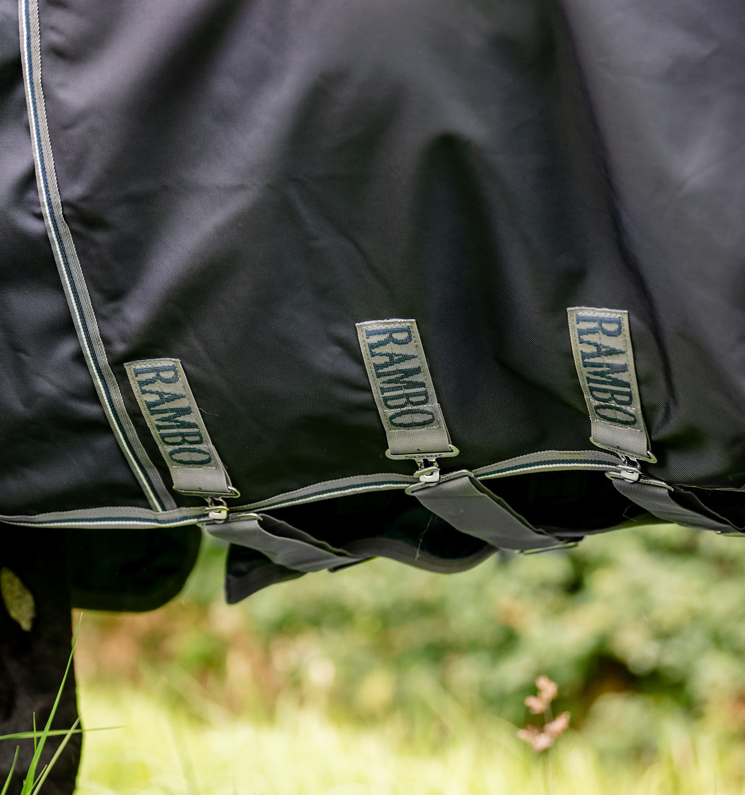 Horseware Rambo Optimo Bundle Decke 0g + Liner 200g Marine / Gewitter / Silbergrau Marineblau Horseware Rambo Optimo Bundle Decke 0g + Liner 200g Marine / Gewitter / Silbergrau Marineblau