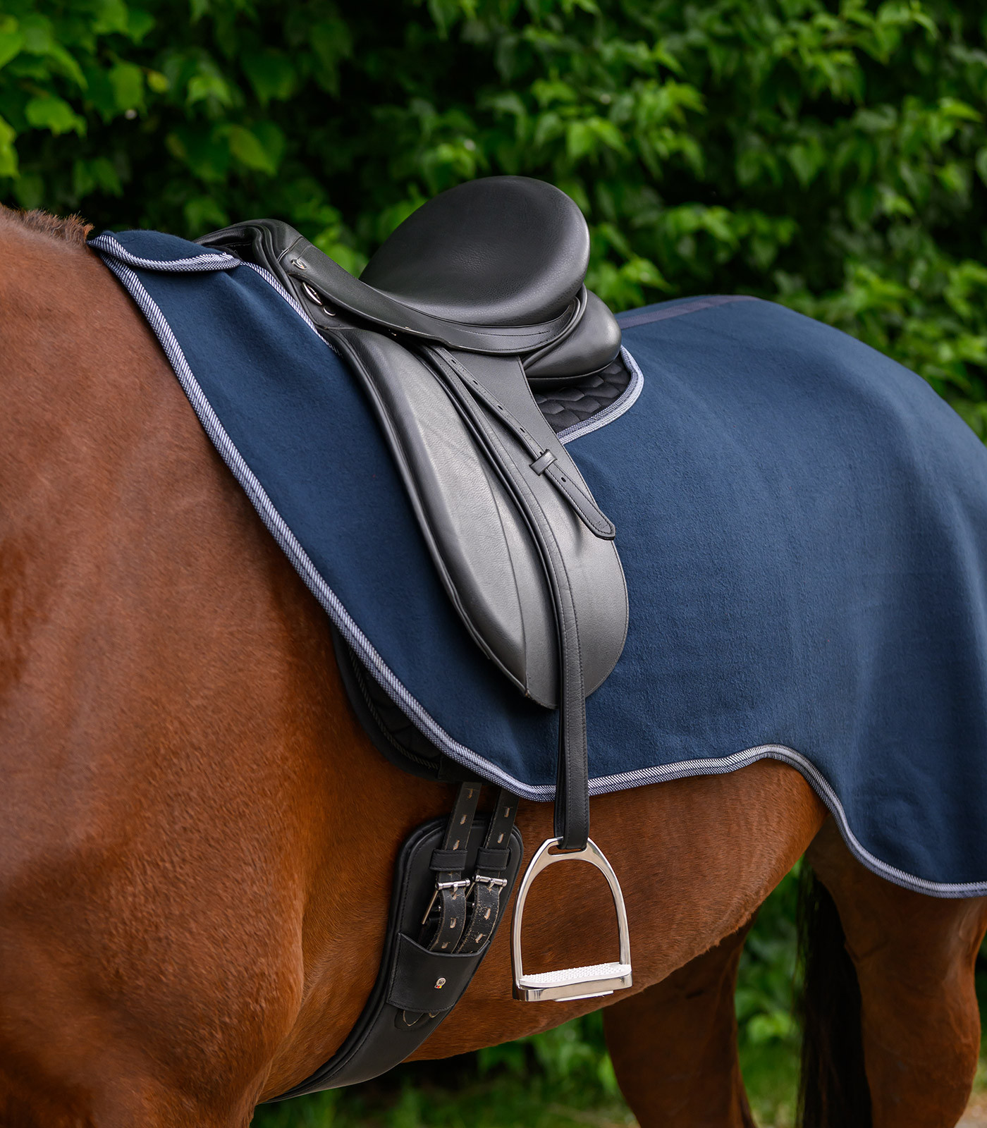 Waldhausen Nierendecke aus Fleece Mitternachtsblau Waldhausen Nierendecke aus Fleece Mitternachtsblau