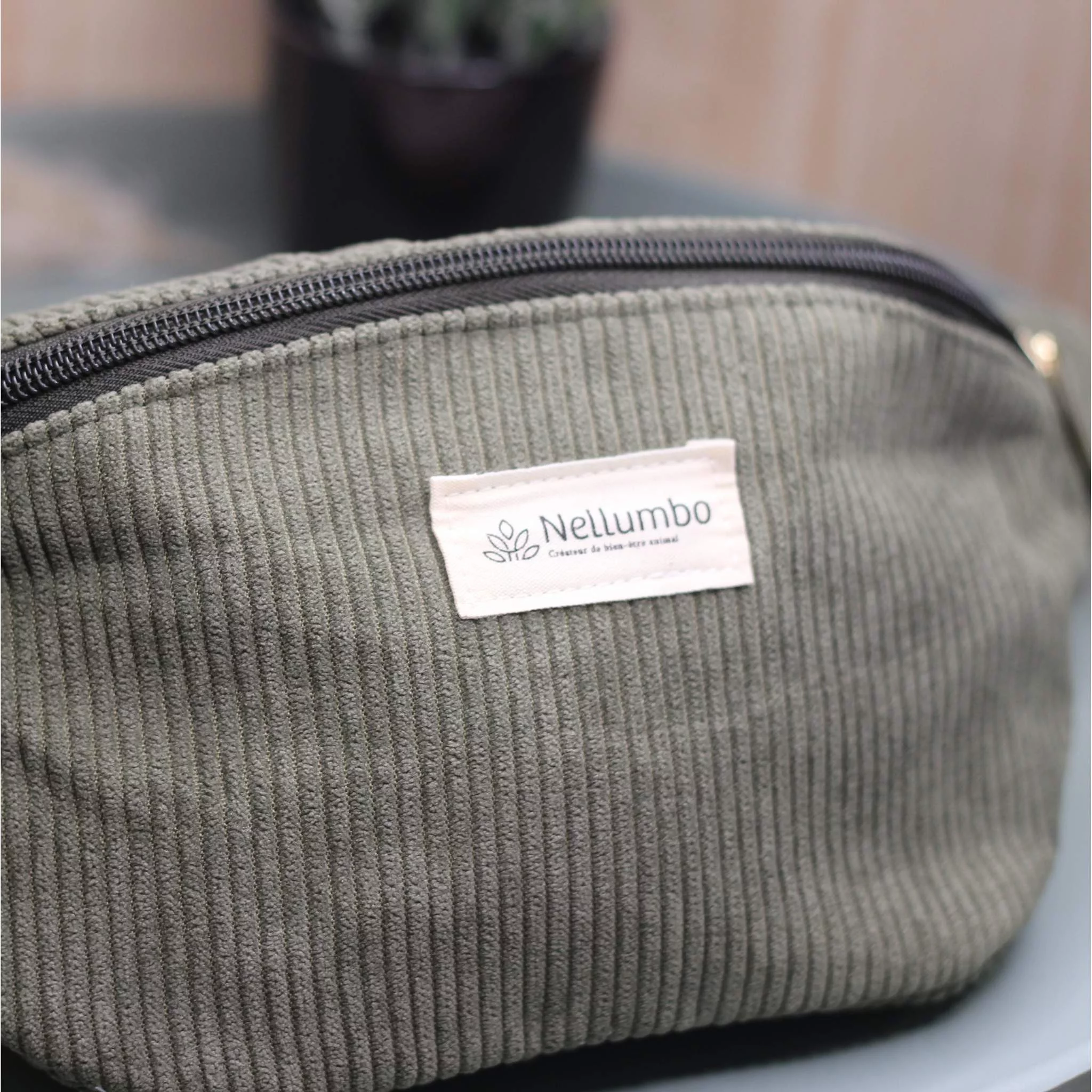 Samt-Gürteltasche Nellumbo