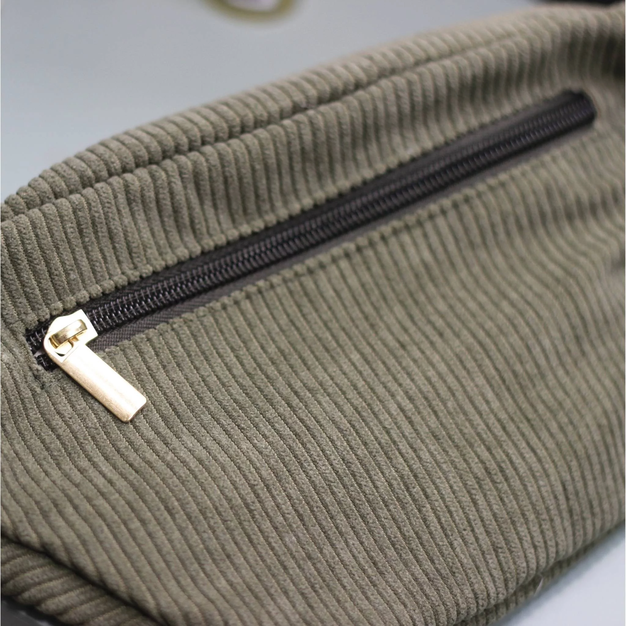 Samt-Gürteltasche Nellumbo