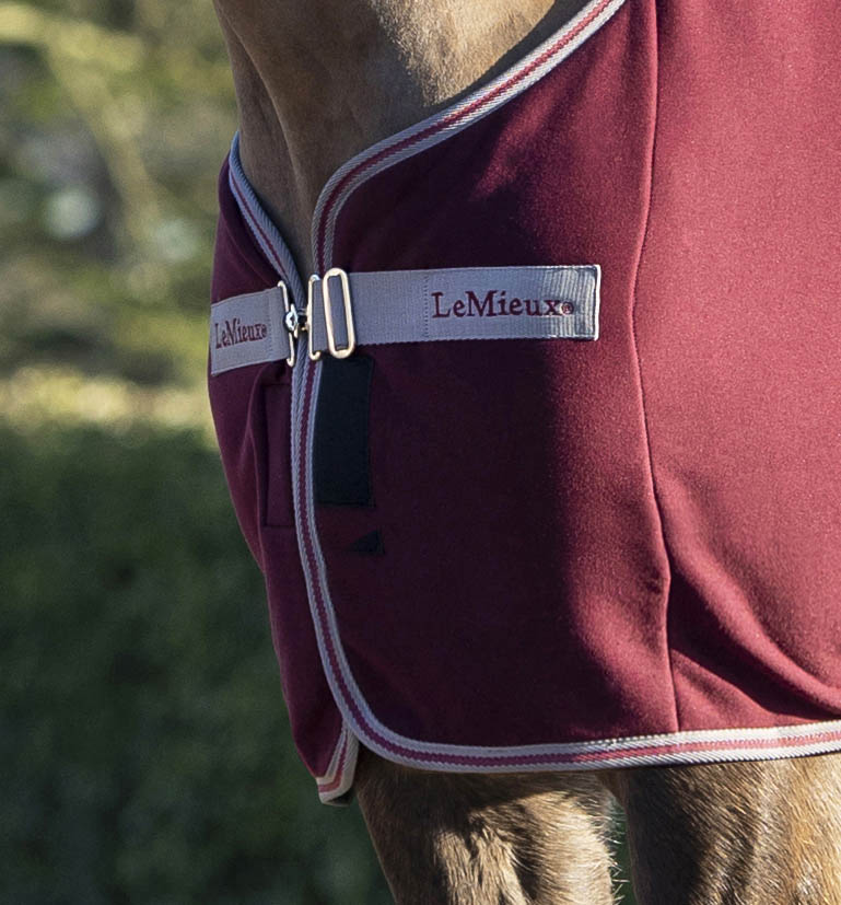 Couverture polaire LeMieux Arika Jersey-Tek Bordeaux Couverture polaire LeMieux Arika Jersey-Tek Bordeaux