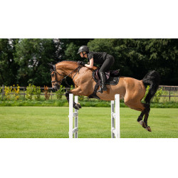 LeMieux Puissance Wildleder Close Contact Square Schabracke Schwarz LeMieux Puissance Wildleder Close Contact Square Schabracke Schwarz