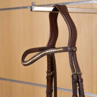 Frontal Rechts Clincher Messing New English Collection by Dy'on Braun