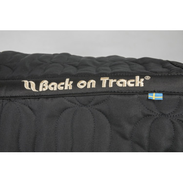 Back On Track Dressur-Schabracke Deep Nights Schwarz Back On Track Dressur-Schabracke Deep Nights Schwarz