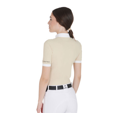 Tailliertes Poloshirt aus plissierter Baumwolle mit kurzen Ärmeln für Damen Equestro Tailliertes Poloshirt aus plissierter Baumwolle mit kurzen Ärmeln für Damen Equestro