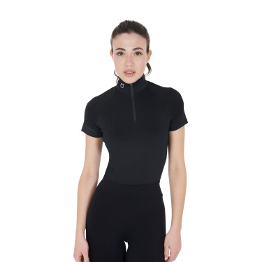 Eng anliegende Damen-Baselayer mit kurzen Ärmeln aus technischem Gewebe Equestro Schwarz / Lila Eng anliegende Damen-Baselayer mit kurzen Ärmeln aus technischem Gewebe Equestro Schwarz / Lila