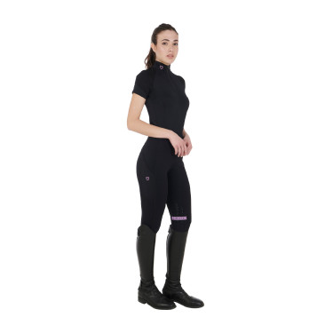 Eng anliegende Damen-Baselayer mit kurzen Ärmeln aus technischem Gewebe Equestro Schwarz / Lila Eng anliegende Damen-Baselayer mit kurzen Ärmeln aus technischem Gewebe Equestro Schwarz / Lila