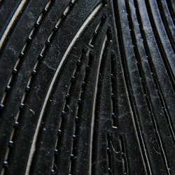 Formgedächtnis-Sattelkissen mit hexagonalem Gel-Grip und Frontanhebung Acavallo Weiß Weiß