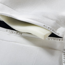 Formgedächtnis-Sattelkissen mit Hexagonal-Gel und hinterer Erhöhung Acavallo Weiß Weiß