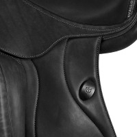 Dressursattel Mantegna mit langen Pauschen Acavallo Schwarz Dressursattel Mantegna mit langen Pauschen Acavallo Schwarz