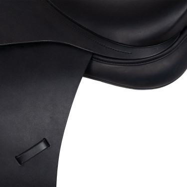 Dressursattel mit langen Pauschen Aachen Equestro Schwarz
