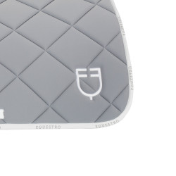 Spring-Satteldecke aus technischem Gewebe mit GP Equestro-Logo Grau / Weiß Spring-Satteldecke aus technischem Gewebe mit GP Equestro-Logo Grau / Weiß