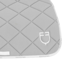 Spring-Satteldecke aus technischem Gewebe mit GP Equestro-Logo Hellgrau / Weiß Spring-Satteldecke aus technischem Gewebe mit GP Equestro-Logo Hellgrau / Weiß