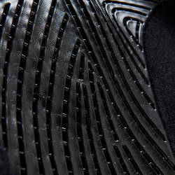 Sprungunterlage Numnah mit Gel-Grip auf beiden Seiten und kompletter Schafwollumrandung Acavallo Schwarz / schwarz