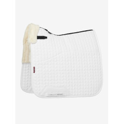 LeMieux Merino+ gefütterte Dressur-Schabracke Weiß / Natur Weiß LeMieux Merino+ gefütterte Dressur-Schabracke Weiß / Natur Weiß