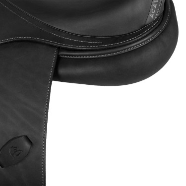 Vielseitiger Bernini-Sattel mit Acavallo-Latexkissen Vielseitiger Bernini-Sattel mit Acavallo-Latexkissen