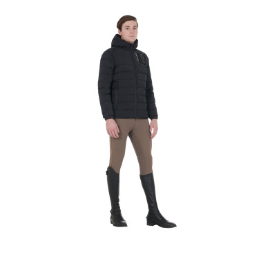 Herren-Daunenjacke aus Stretchstoff mit Silikonabzeichen Equestro Herren-Daunenjacke aus Stretchstoff mit Silikonabzeichen Equestro