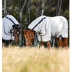 Fliegendecke Rambo Natura Summer 0g mit Halsteil Horseware Weiß / Marineblau Weiß Fliegendecke Rambo Natura Summer 0g mit Halsteil Horseware Weiß / Marineblau Weiß