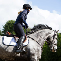 Satteldecke Schabracke vielseitig Horze River Weiß / Dunkelblau Weiß