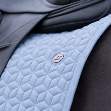 Tapis de selle HV Polo Essential GP Brume bleue foncé Tapis de selle HV Polo Essential GP Brume bleue foncé