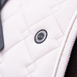 Satteldecke HV Polo Dana Dressur Natürlich Braun Satteldecke HV Polo Dana Dressur Natürlich Braun