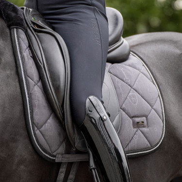 Dressurschabracke HV Polo mit Lammfell Lauren Dressurschabracke HV Polo mit Lammfell Lauren