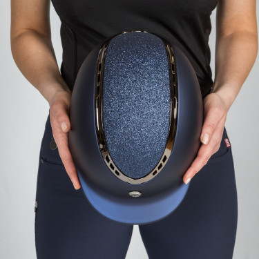 EQ3 Pardus Smooth Top Reithelm mit Verstellrad Back on Track Glitzerndes Blau EQ3 Pardus Smooth Top Reithelm mit Verstellrad Back on Track Glitzerndes Blau