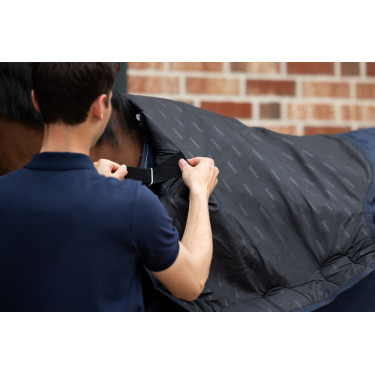Wasserdichte Eskadron Omega Decke mit Fleece-Futter und Halsteil Wasserdichte Eskadron Omega Decke mit Fleece-Futter und Halsteil