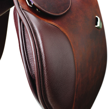 Bates Caprilli Close Contact Classic Sattel mit vorgezogenem Sattelblatt Braun