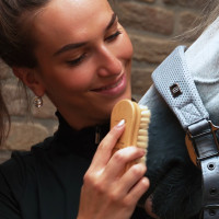 Imperial Riding Natural HV Polo Kopfbürste Natürlich Braun