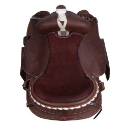 Western-Sattel Lakota mit runder gravierter Schürze und Silberfaden Braun
