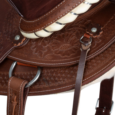 Western-Sattel Lakota mit runder gravierter Schürze und Silberfaden Braun