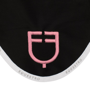 Fliegenhaube aus technischem Gewebe mit mehrfarbigem Equestro-Logo Fliegenhaube aus technischem Gewebe mit mehrfarbigem Equestro-Logo