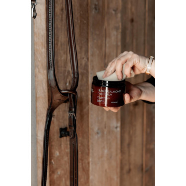 Lederbalsam mit Mandel Grooming Deluxe von Kentucky Lederbalsam mit Mandel Grooming Deluxe von Kentucky