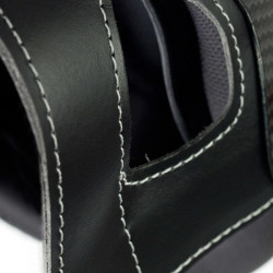 Finn-Tack Elite-Helm aus Carbonfasern Schwarz