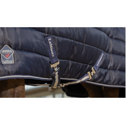 LeMieux Arika Stable-Tek 100 g Decke Marine Marineblau LeMieux Arika Stable-Tek 100 g Decke Marine Marineblau