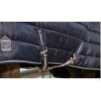 LeMieux Arika Stable-Tek 200 g Decke Marineblau LeMieux Arika Stable-Tek 200 g Decke Marineblau