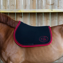 Jump'In Balthazar Teppich Schwarz / Rot Jump'In Balthazar Teppich Schwarz / Rot