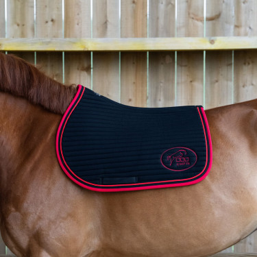 Jump'In Balthazar Teppich Schwarz / Rot Jump'In Balthazar Teppich Schwarz / Rot