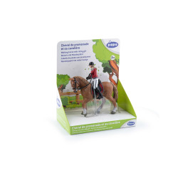 Spazierpferd und seine Reiterin Papo