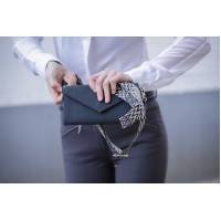 Phone Pocket Pénélope perforiertes Leder Schwarz