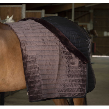 Stalldecke Equithème Teddy mit synthetischem Lammfellfutter Schwarz / Braun Stalldecke Equithème Teddy mit synthetischem Lammfellfutter Schwarz / Braun