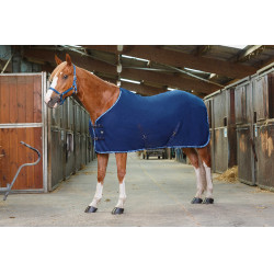 Polarfleece-Decke Riding World mit Kreuzgurten 230 g Polarfleece-Decke Riding World mit Kreuzgurten 230 g