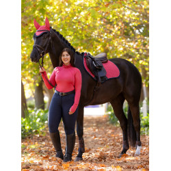 LeMieux Reflective Suede Close Contact Square Schabracke Cranberry Rosa LeMieux Reflective Suede Close Contact Square Schabracke Cranberry Rosa