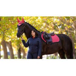 LeMieux Reflective Suede Close Contact Square Schabracke Cranberry Rosa LeMieux Reflective Suede Close Contact Square Schabracke Cranberry Rosa