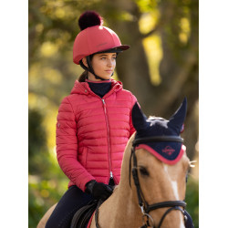 LeMieux Mütze mit abnehmbarem Bommel Klassik Cranberry Rosa LeMieux Mütze mit abnehmbarem Bommel Klassik Cranberry Rosa