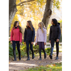 Daunenjacke mit Kapuze LeMieux Milly Young Rider Cranberry Rosa Daunenjacke mit Kapuze LeMieux Milly Young Rider Cranberry Rosa