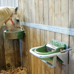 Tränkebecken Polyflex Standard La Gee mit konstantem Wasserniveau Tränkebecken Polyflex Standard La Gee mit konstantem Wasserniveau